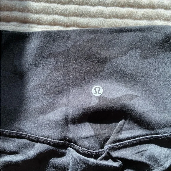 Lululemon High-Waisted Black Camouflage Leggings “28 - Picture 5 of 6